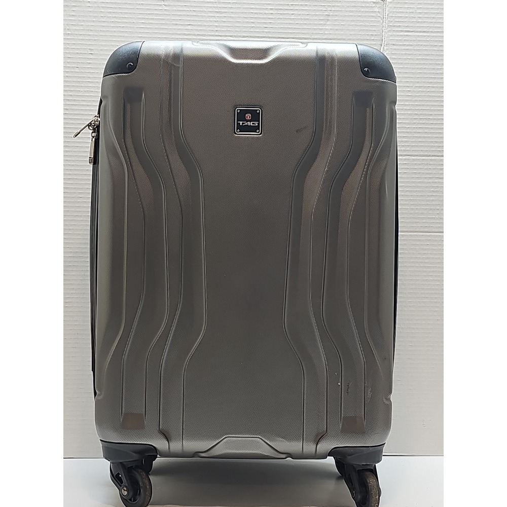 Tag Gateway 20'' Hard Case Spinner Suitcase Luggage Carry On.. USED